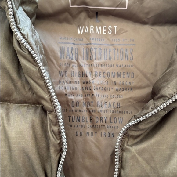 GAP Men’s Green Quilted Puffer Vest – Size Large – Like New - Picture 5 of 8